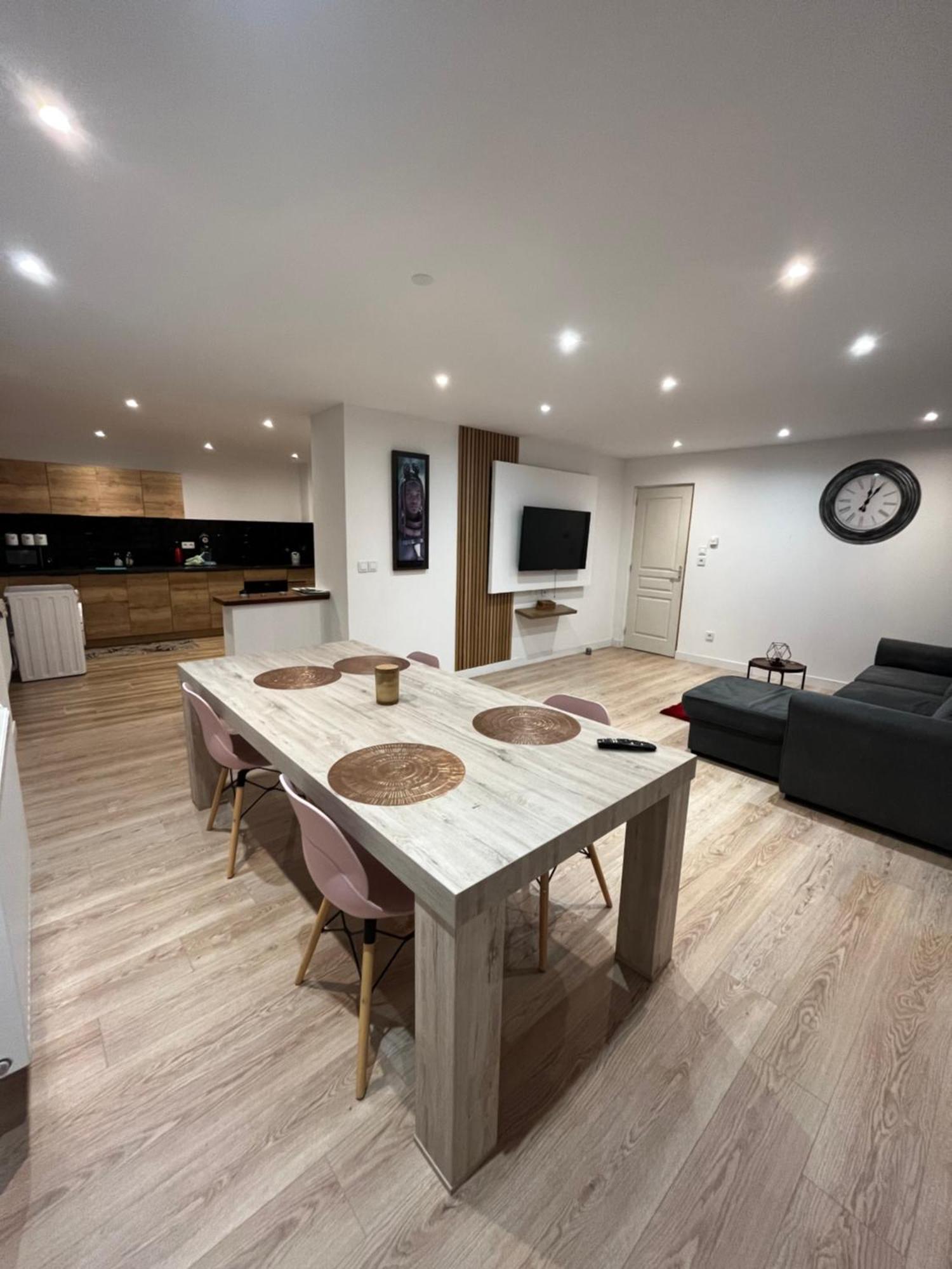 Grande Chambre Dans Loft A Deux Pas De La Plage Dunkirk Exterior photo